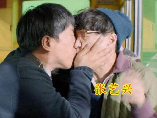 男明星吻我,男明星深情吻我，甜蜜回忆涌上心头
