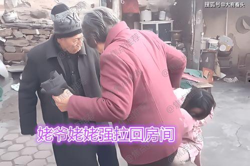女生拉屎拉在丝袜里,丝袜里的意外“惊喜”