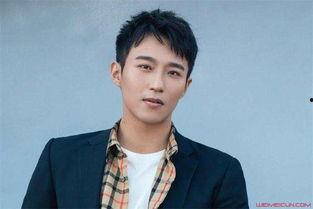 明星王森光脚,展现明星真实一面